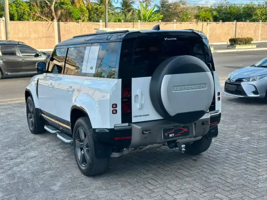 LAND ROVER-DEFENDER-3.0 D300 TURBO DIESEL MHEV 110 X-DYNAMIC SE AWD AUTOMÁTICO LAND ROVER-DEFENDER-2023