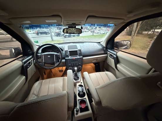 LAND ROVER-FREELANDER 2-2011