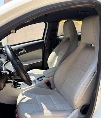 MERCEDES-BENZ-A 200-2014
