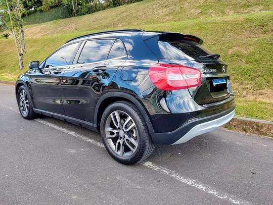 MERCEDES-BENZ-GLA 200-1.6 CGI ADVANCE 16V TURBO FLEX 4P AUTOMÁTICO MERCEDES-BENZ-GLA 200-2015