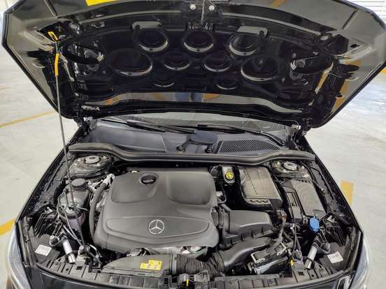 MERCEDES-BENZ-GLA 200-2015