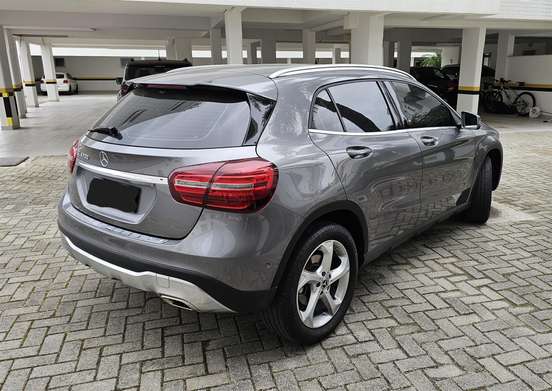 MERCEDES-BENZ-GLA 200-2018