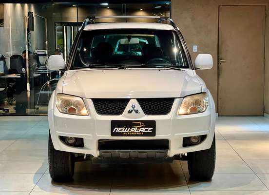 MITSUBISHI-PAJERO TR4-2013