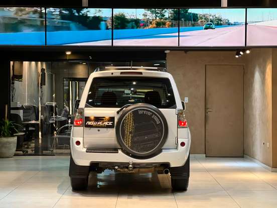 MITSUBISHI-PAJERO TR4-2.0 4X2 16V 140CV FLEX 4P AUTOMÁTICO MITSUBISHI-PAJERO TR4-2013
