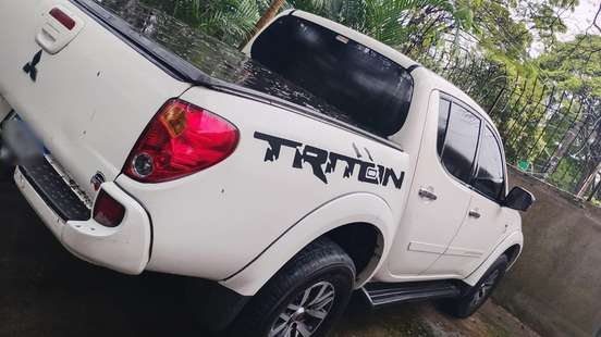 MITSUBISHI-L200-2010