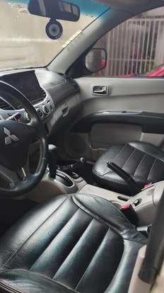 MITSUBISHI-L200-2010