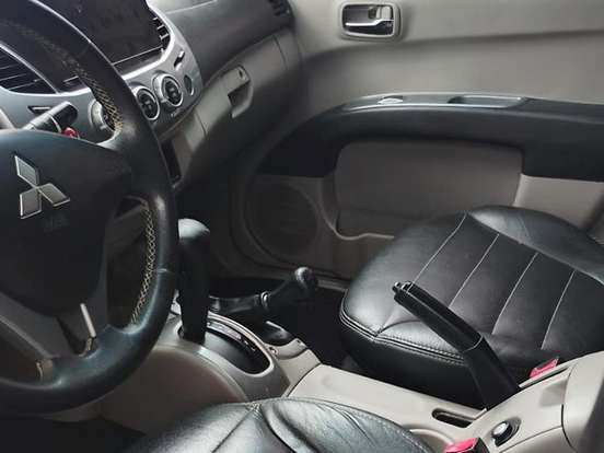 MITSUBISHI-L200-3.5 SPORT HPE 4X4 V6 24V FLEX 4P AUTOMÁTICO MITSUBISHI-L200-2010