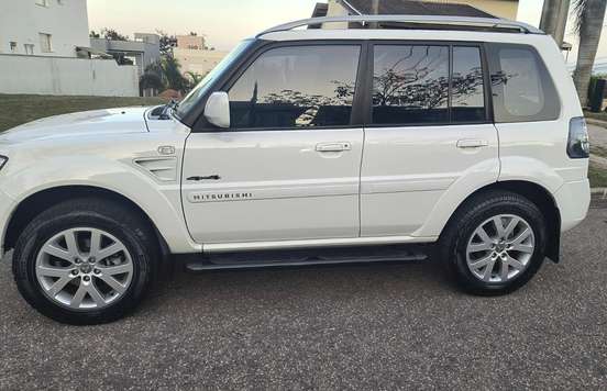 MITSUBISHI-PAJERO TR4-2012