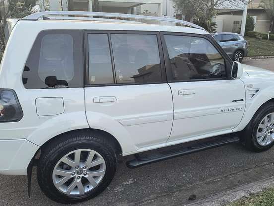 MITSUBISHI-PAJERO TR4-2.0 4X4 16V 140CV FLEX 4P AUTOMÁTICO MITSUBISHI-PAJERO TR4-2012