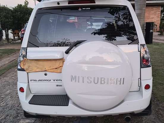 MITSUBISHI-PAJERO TR4-2.0 4X4 16V 140CV FLEX 4P AUTOMÁTICO MITSUBISHI-PAJERO TR4-2012