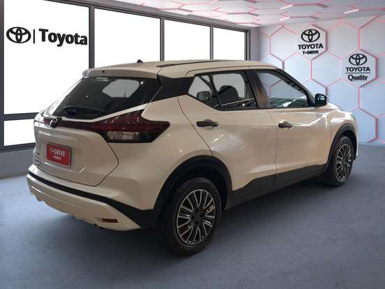 NISSAN-KICKS PLAY-2025