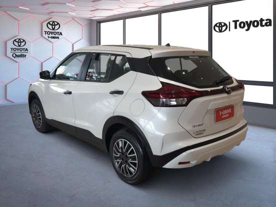 NISSAN-KICKS PLAY-2025