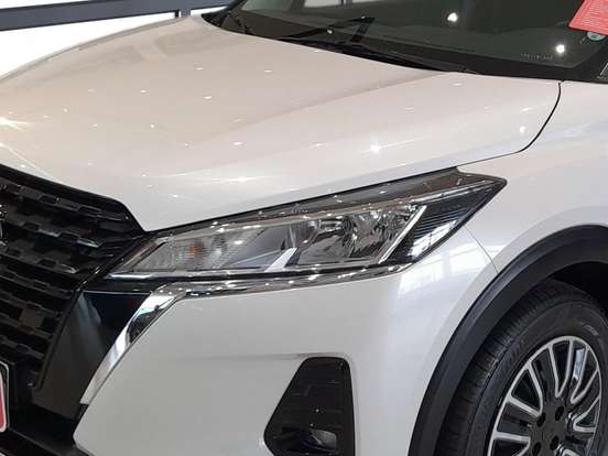 NISSAN-KICKS PLAY-2025