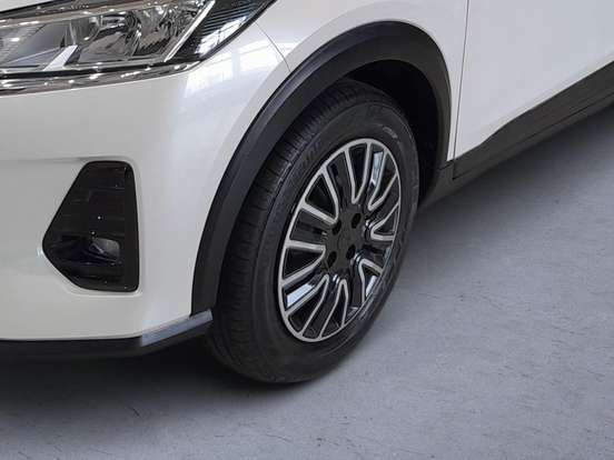 NISSAN-KICKS PLAY-2025