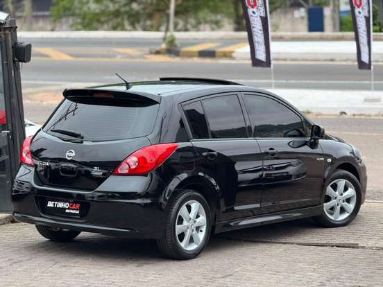 NISSAN-TIIDA-2012