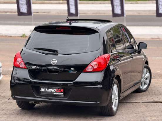 NISSAN-TIIDA-2012