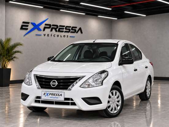 NISSAN-VERSA-2021