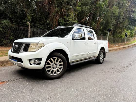 NISSAN FRONTIER 2.5 SL 10 ANOS 4X4 CD TURBO ELETRONIC DIESEL 4P AUTOMÁTICO