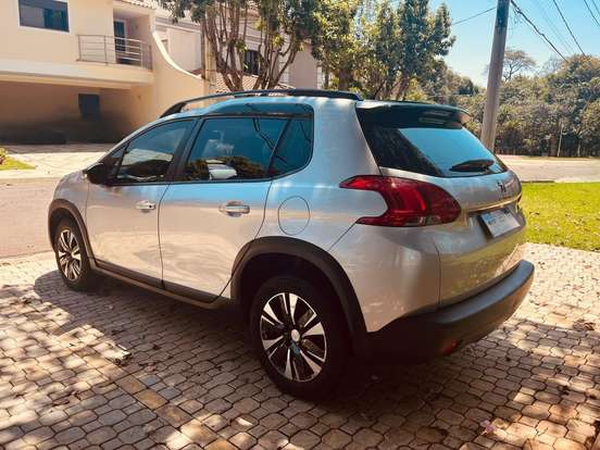 PEUGEOT-2008-2022