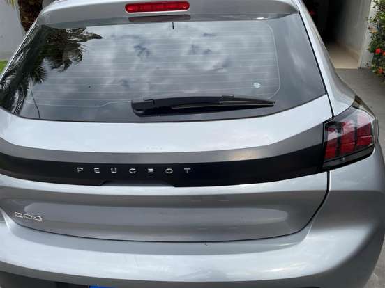 PEUGEOT-208-2023