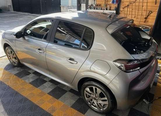 PEUGEOT-208-2025