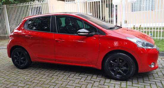 PEUGEOT-208-1.6 ALLURE 16V FLEX 4P AUTOMÁTICO PEUGEOT-208-2015