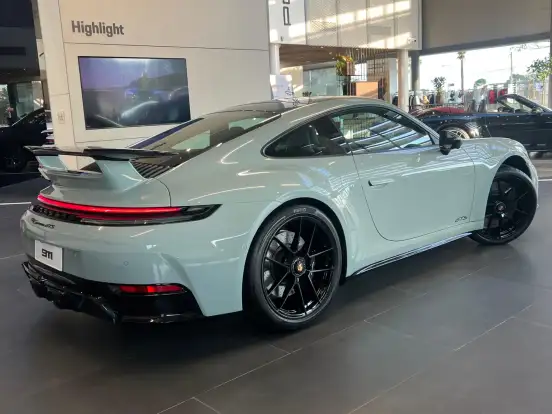 PORSCHE-911-2025