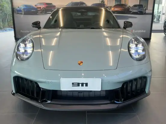 PORSCHE-911-2025