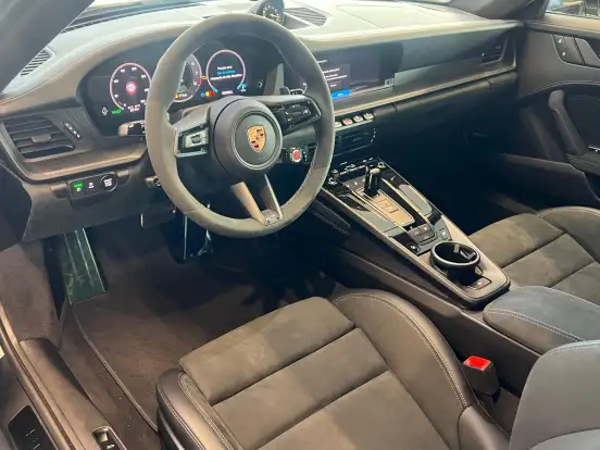 PORSCHE-911-2025