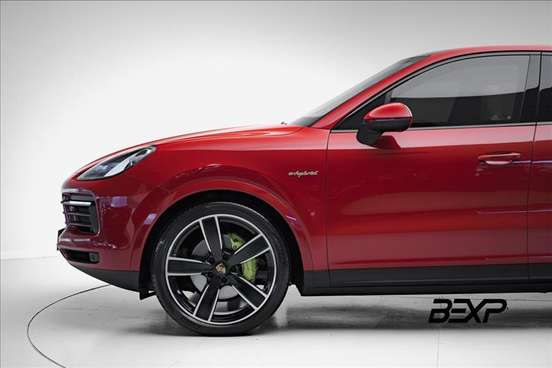 PORSCHE-CAYENNE-2021