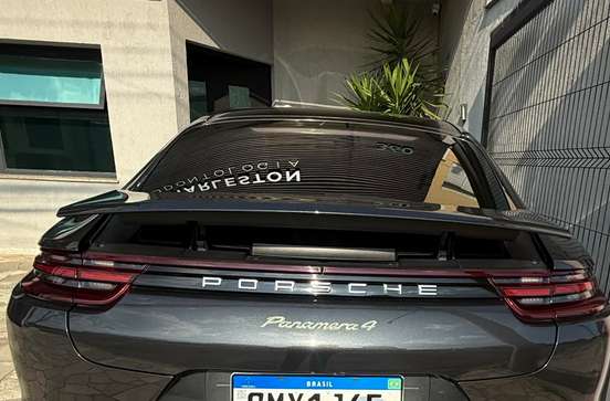 PORSCHE-PANAMERA-2017