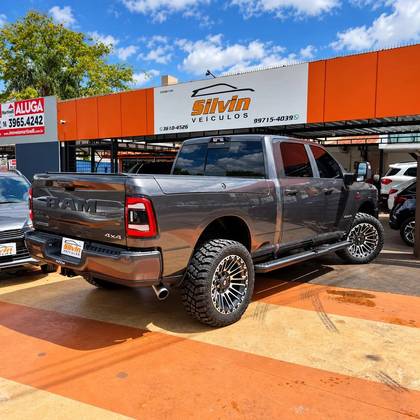 RAM 2500 6.7 I6 TURBO DIESEL LARAMIE NIGHT EDITION CD 4X4 AUTOMÁTICO