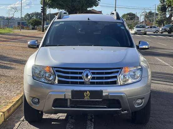 RENAULT-DUSTER-2014