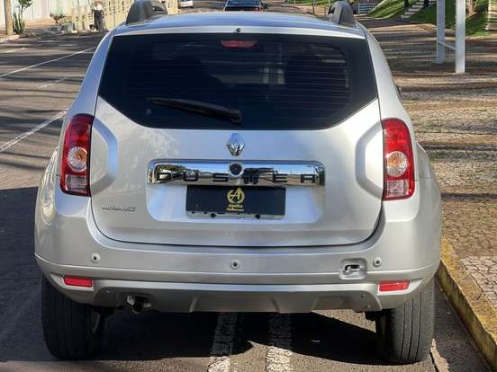 RENAULT-DUSTER-2014