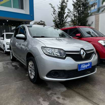 RENAULT-SANDERO-2017