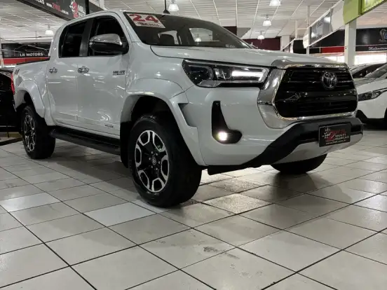 TOYOTA-HILUX-2.8 D-4D TURBO DIESEL CD SRX PLUS 4X4 AUTOMÁTICO TOYOTA-HILUX-2024