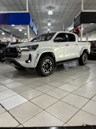 TOYOTA-HILUX-2024