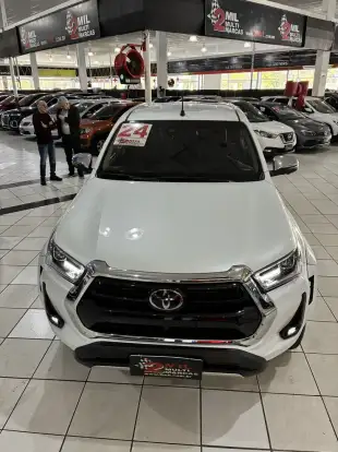 TOYOTA-HILUX-2.8 D-4D TURBO DIESEL CD SRX PLUS 4X4 AUTOMÁTICO TOYOTA-HILUX-2024