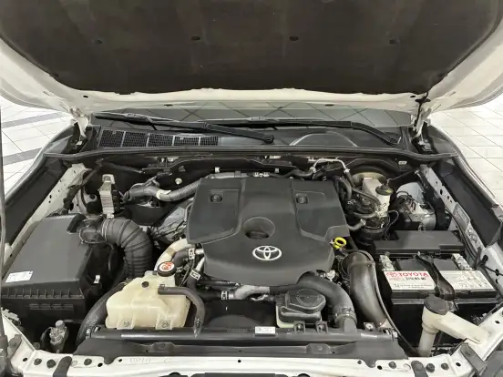 TOYOTA-HILUX-2024