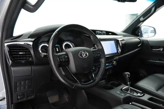 TOYOTA-HILUX-2020