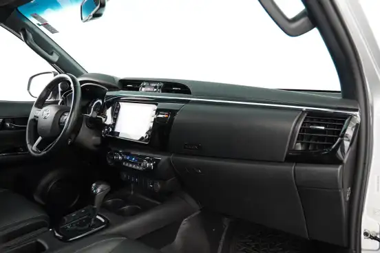 TOYOTA-HILUX-2020