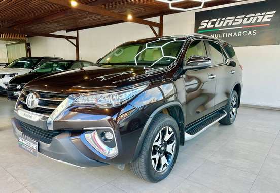 TOYOTA-HILUX-2019