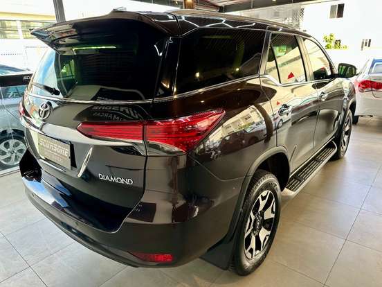 TOYOTA-HILUX-2019