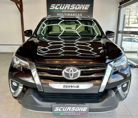 TOYOTA-HILUX-2019