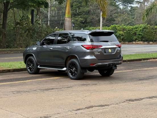 TOYOTA-HILUX SW4-2021