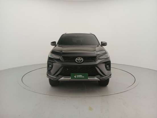 TOYOTA-HILUX SW4-2025