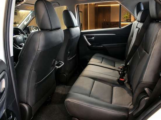 TOYOTA-HILUX SW4-2026