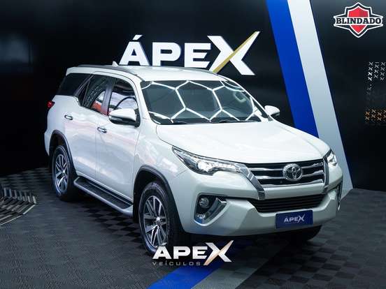 TOYOTA-HILUX SW4-2016