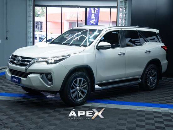 TOYOTA-HILUX SW4-2016