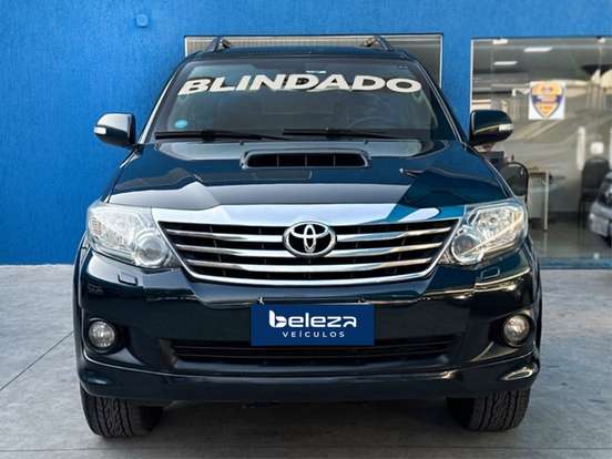 TOYOTA-HILUX SW4-3.0 SRV 4X4 16V TURBO INTERCOOLER DIESEL 4P AUTOMÁTICO TOYOTA-HILUX SW4-2015